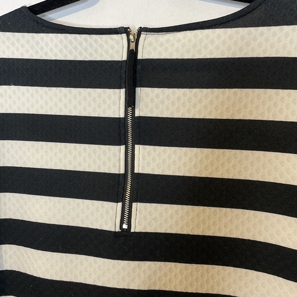 ANTHROPOLOGIE Postmark stripes floral puff sleeve tunic top - Picture 11 of 12